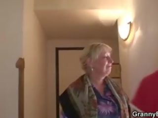 Granny Gets Banged By An Young Pickuper